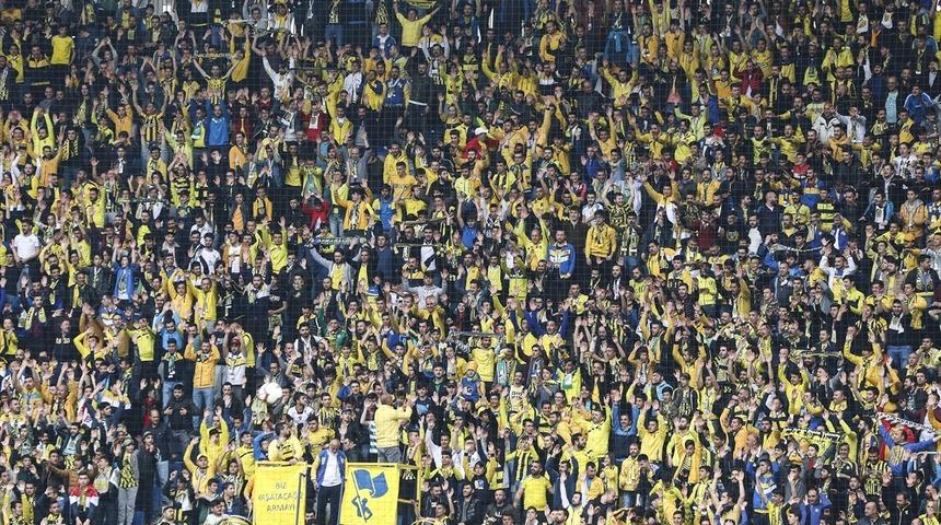 Fenerbahçe - Galatasaray derbisinin biletleri Çarşamba günü satışa çıkıyor