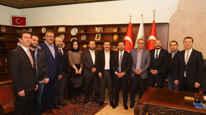 Birlik Vakfı yöneticileri, Başkan Arı’yı tebrik etti