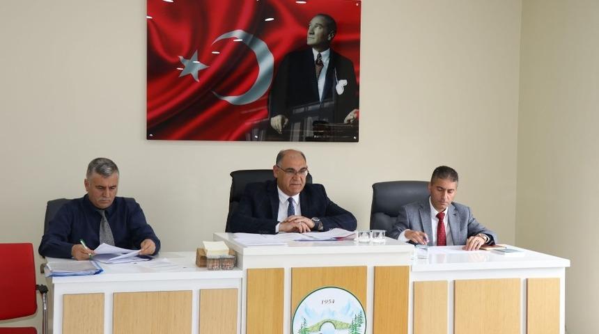 Pozantı Belediyesi’nde yeni dönemin ilk meclis toplantısı yapıldı