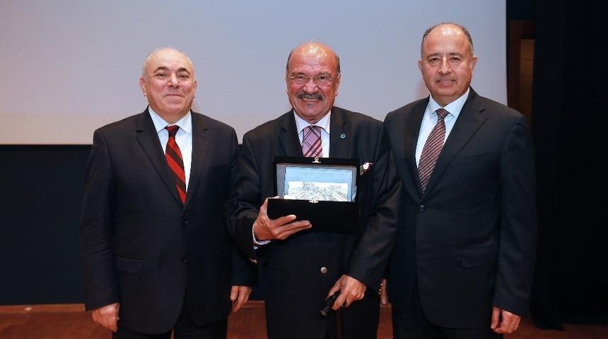 Yaşar &Uuml;niversitesi&rsquo;nde 18. yıl gururu