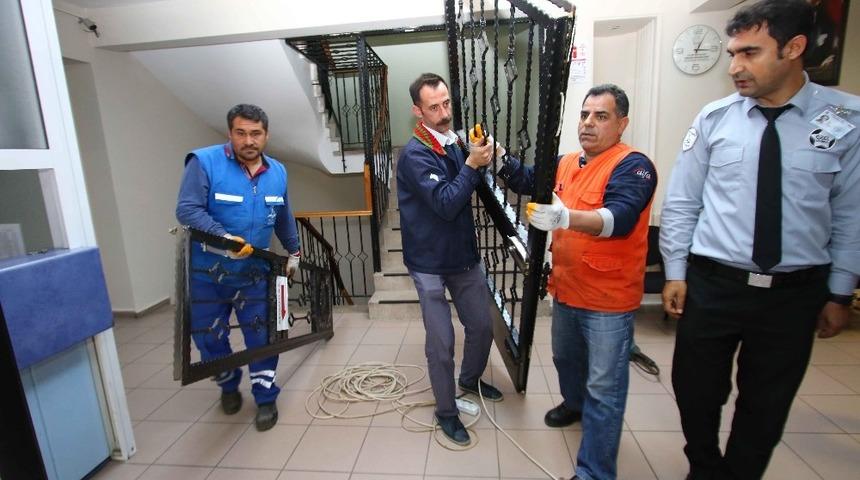 Serdar Sandal belediyenin kapılarını halka a&ccedil;tı