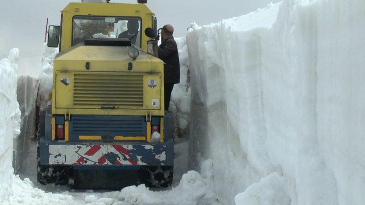Muş'ta kar 6 metreyi buldu! Aynı yol 8. kez ulaşıma açıldı G2