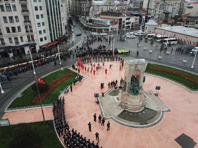 (Havadan fotoğraflarla) Türk Polis Teşkilatı'nın 174'üncü yılı Taksim'de kutlandı