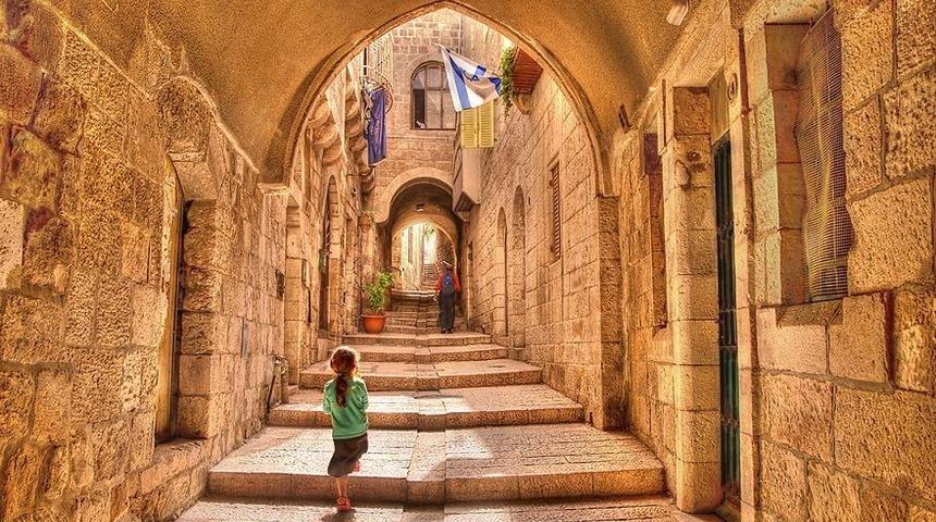 Bu Kud&uuml;s bilinenden &ccedil;ok farklı! &Ccedil;atışmaların kentinin hi&ccedil; g&ouml;rmediğiniz y&uuml;z&uuml;