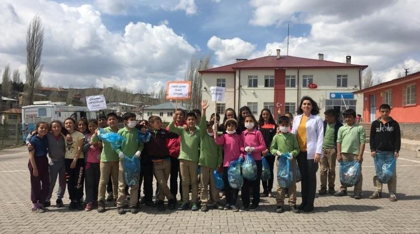 Derslerini &ccedil;&ouml;p toplayarak işlediler