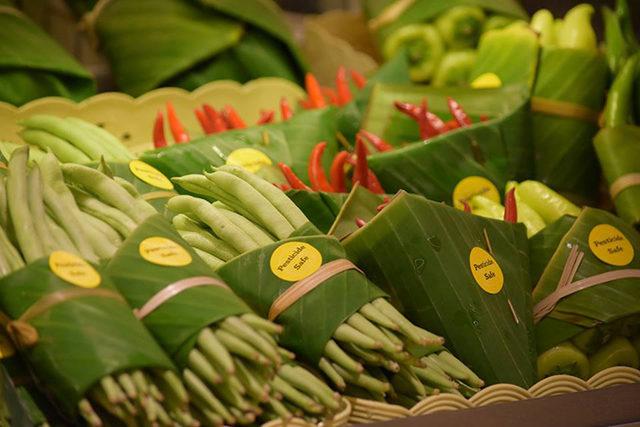 environment-ecology-supermarket-leaves-packing-plastic-reduce-thailand-2-5cab071e54b7f__700