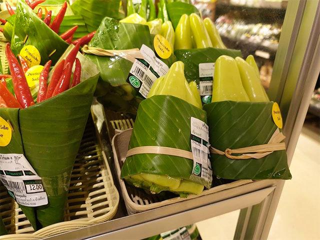 environment-ecology-supermarket-leaves-packing-plastic-reduce-thailand-13