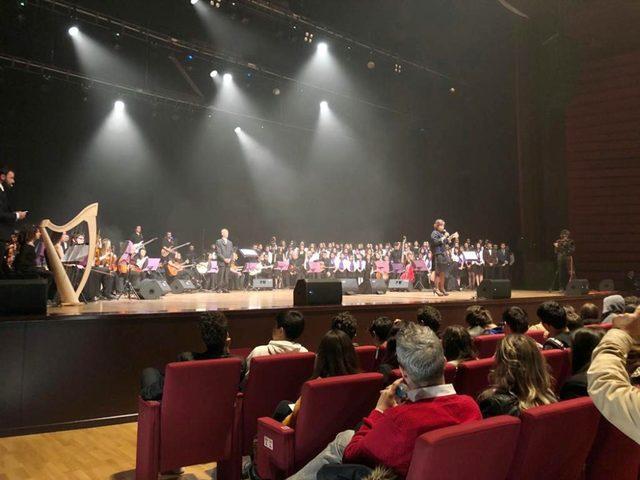 Nesibe Aydın öğrencilerinden muhteşem konser