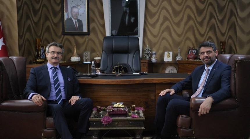 Başkan Kocaman&rsquo;a eski bakan T&uuml;zmen&rsquo;den destek