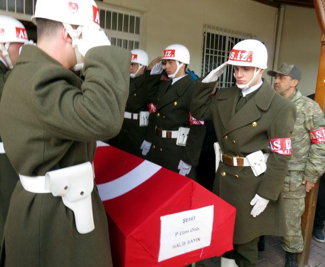 Şehit Uzman Onbaşı'nın cenazesi gözyaşlarıyla uğurlandı