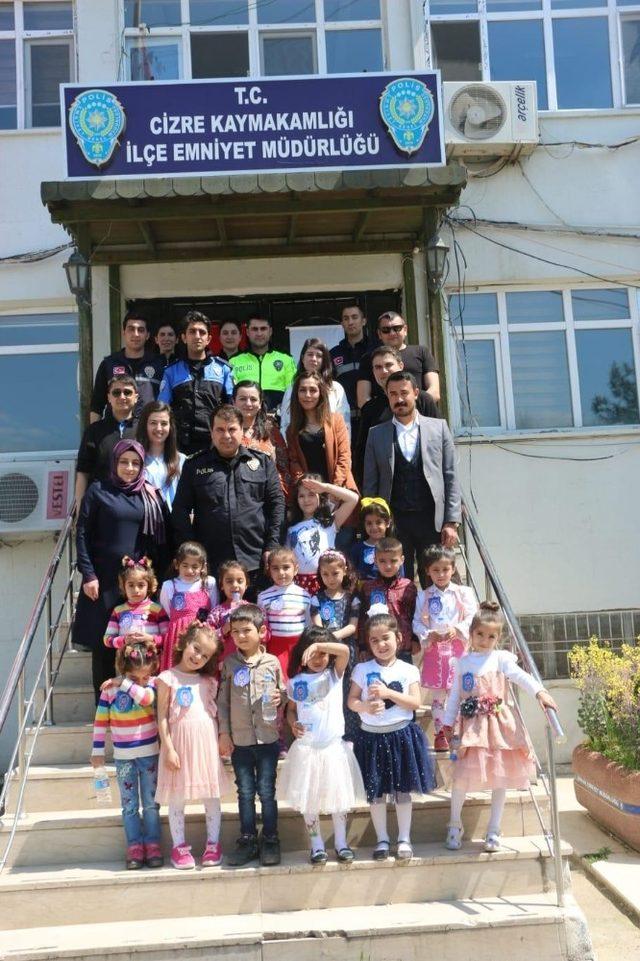 Minik öğrencilerden Cizre polisine ziyaret