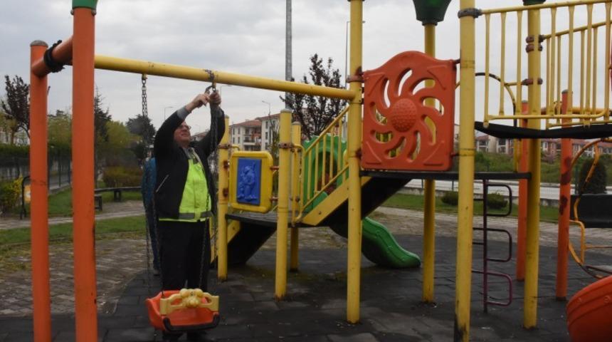 D&uuml;zce&rsquo;de Parklarda bahar temizliği başladı