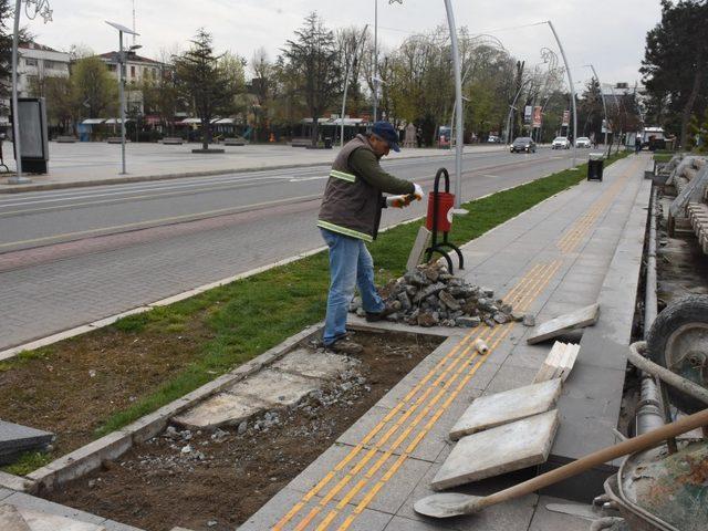 Düzce’deki süs havuzları temizleniyor