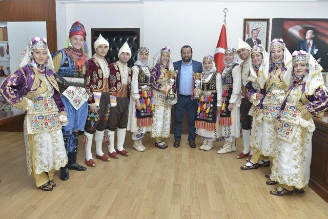 KMÜ halk oyunları ekibi Türkiye dördüncüsü oldu