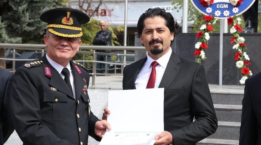 Yılın polislerine teşekk&uuml;r ve takdir belgesi verildi