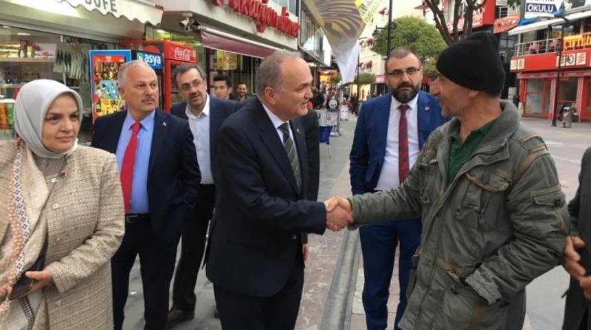 Başkan &Ouml;zl&uuml;&rsquo;y&uuml;  esnaf bağrına bastı