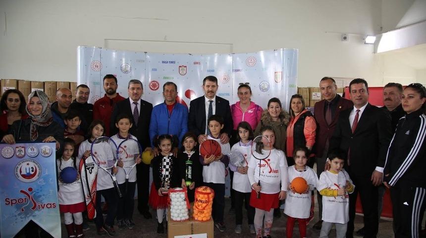 Okullara 1 milyonluk spor malzemesi desteği
