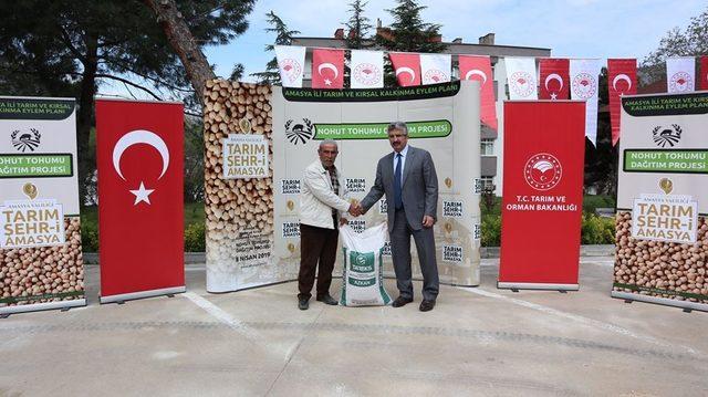 Amasya çiftçisine tohumluk nohut desteği