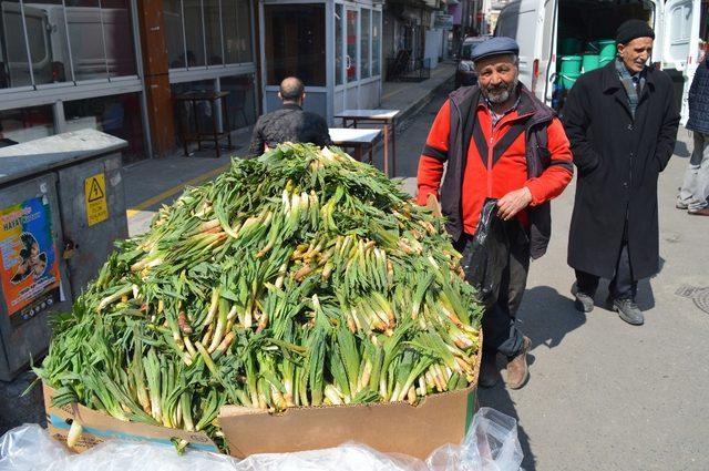 Ağrı’da Çiriş tezgahlardaki yerini aldı