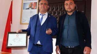 Ölümü yasaklayan muhtar koltuğunu bakın kime devretti!