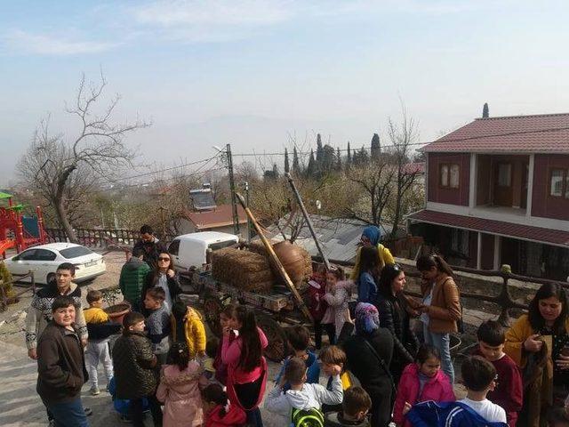 İlkokul öğrencilerine Bursa gezisi