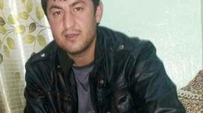 Gücünü ispatlamak için kendisini yumruklatan Iraklı genç, iç kanamadan öldü