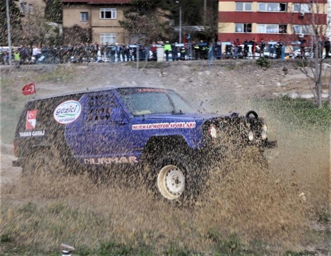 Polis haftası kutlamalarında off-road ve drift şov