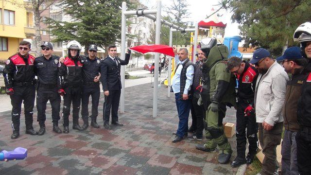 Çorum'da polise şüpheli paket ihbarı ile kutlama