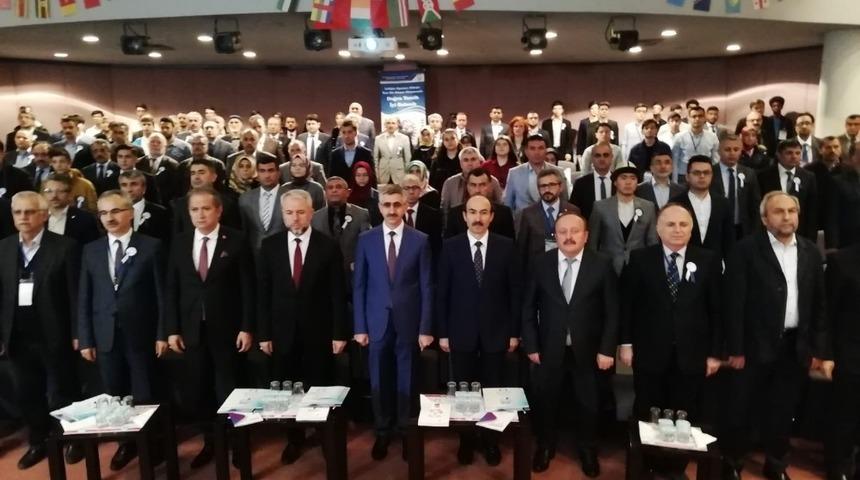 D&uuml;nden Bug&uuml;ne İslam Coğrafyası Sorunları Ve &Ccedil;&ouml;z&uuml;m &Ouml;nerileri 2.nci Sempozyumu D&uuml;zenlendi