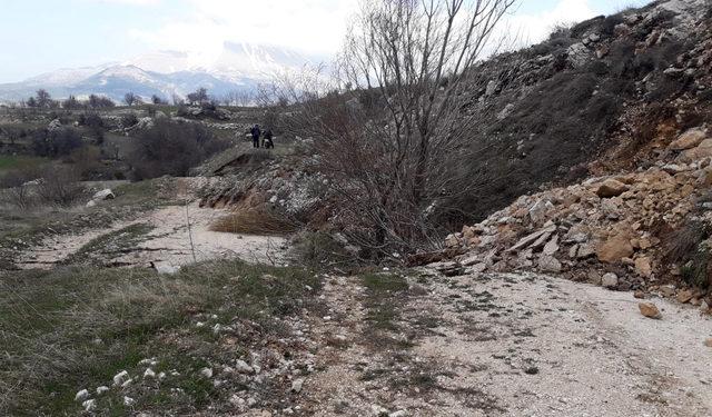 Isparta'da toprak kayması