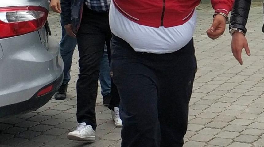 Evinde ve aracında uyuşturucu ele ge&ccedil;irildi