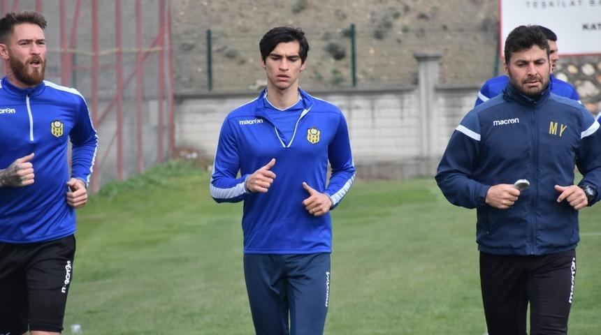 Evkur Yeni Malatyaspor’da Ertaç Özbir ve Murat Akça affedildi