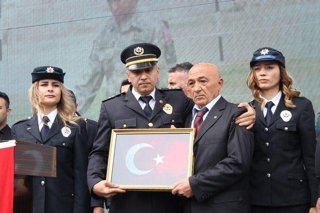 İlçe Emniyet Müdürü Oymaağaç’ın okuduğu şiir duygusal anlar yaşattı