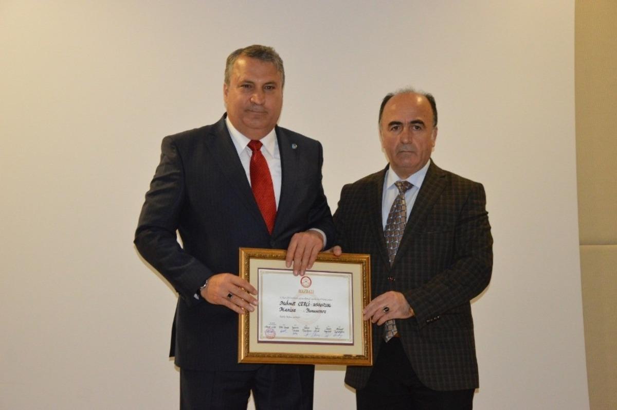 Başkan &Ccedil;er&ccedil;i mazbatasını aldı