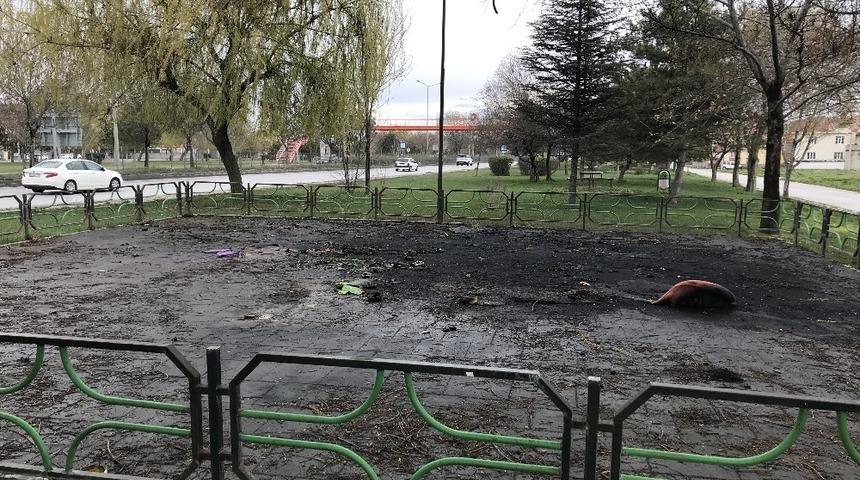 Çocuklar parktaki oyun gruplarına yeniden kavuşacak