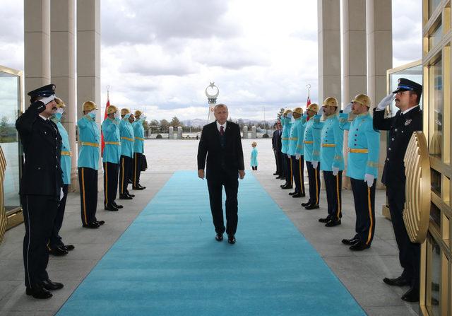 Cumhurbaşkanı Erdoğan'dan, koruma personeline kutlama