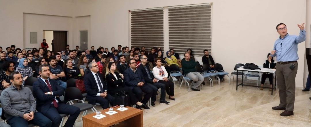 Prof. Dr. Uzol&rsquo;dan U&ccedil;ak Ve Uzay M&uuml;hendisliği B&ouml;l&uuml;m&uuml; &ouml;ğrencilerine seminer