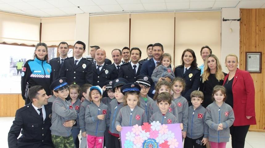 Fo&ccedil;a&rsquo;da Polis Haftası etkinlikleri