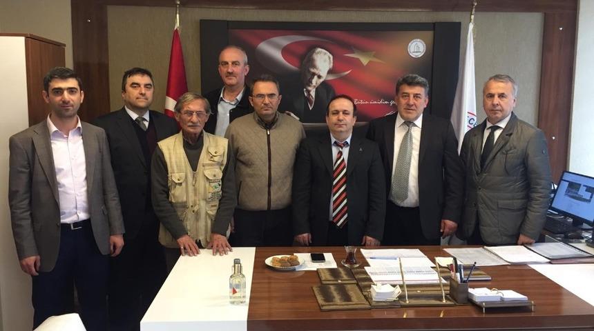 Gazeteciler, Y&uuml;ksek Okul M&uuml;d&uuml;r&uuml;n&uuml; ziyaret ettiler