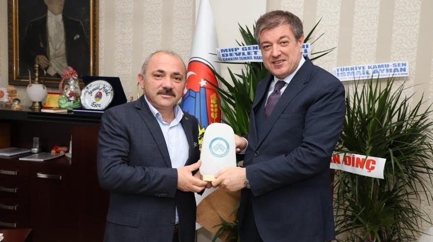 Esen: "&Ccedil;alışmalarımızı &uuml;niversitemizle iş birliği halinde y&uuml;r&uuml;teceğiz"