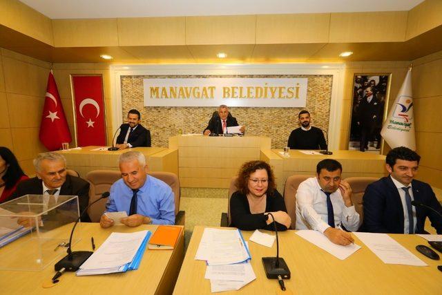 Manavgat Belediyesi’nde yeni dönemin ilk meclisi yapıldı