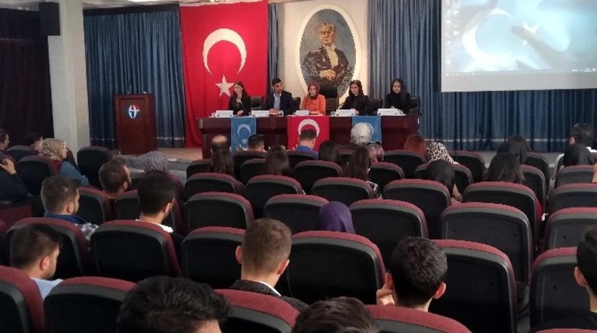 GA&Uuml;N &ouml;ğrencilerinden Doğu T&uuml;rkistan Dil, K&uuml;lt&uuml;r, Sanat ve Edebiyat paneli