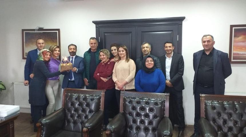 Baro Başkanına s&uuml;rpriz doğum g&uuml;n&uuml; kutlaması