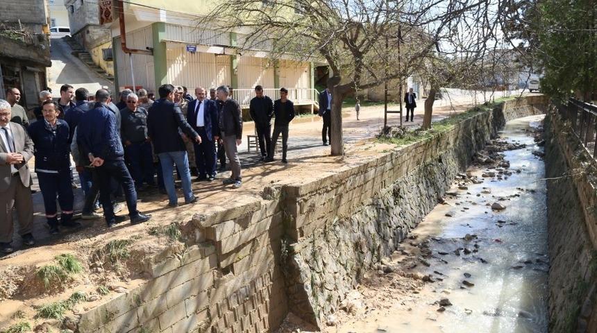 Kaymakam Şahin, Nizip&rsquo;teki afet b&ouml;lgelerinde inceleme yaptı