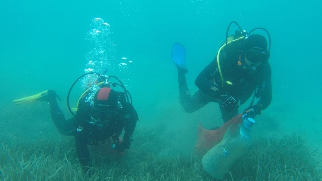G&ouml;lk&ouml;y&rsquo;de deniz dibi temizliği