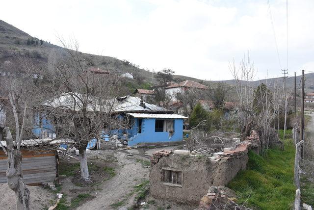 Yangında ölen kişinin, çifte cinayetten arandığı ortaya çıktı