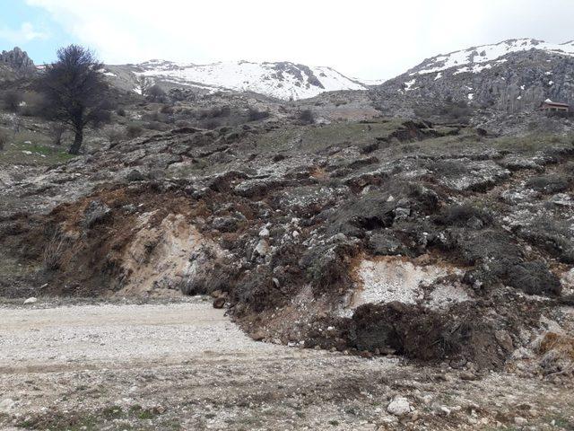 Isparta’da toprak kayması tehdidi