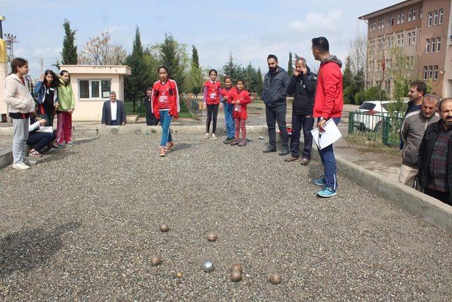 Geleneksel çocuk oyunları büyük ilgi görüyor