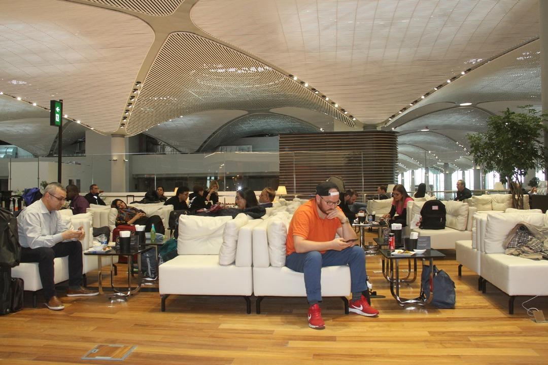 THY&rsquo;den İstanbul Havalimanı&rsquo;nda 5 yıldızlı otelleri aratmayan yolcu salonu