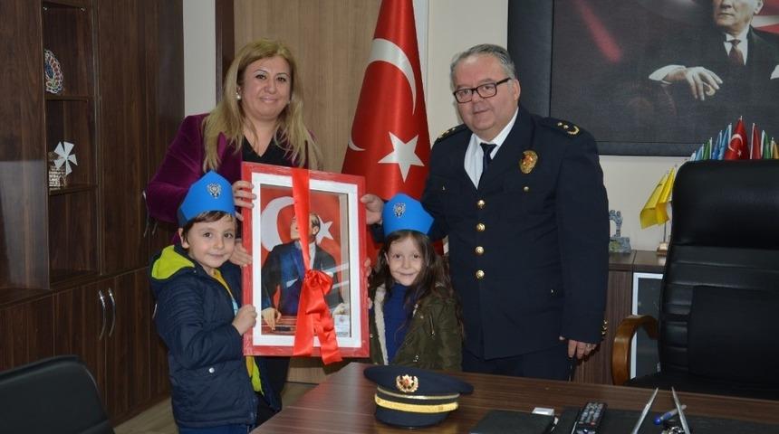 Burhaniyeli minikler polis amcalarını ziyaret etti